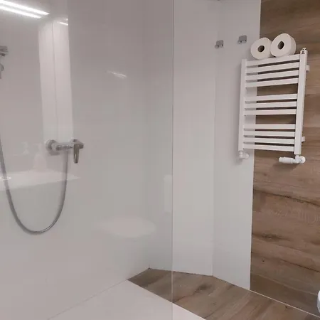 Apartamety Czarna Gora 0404 公寓 西恩纳